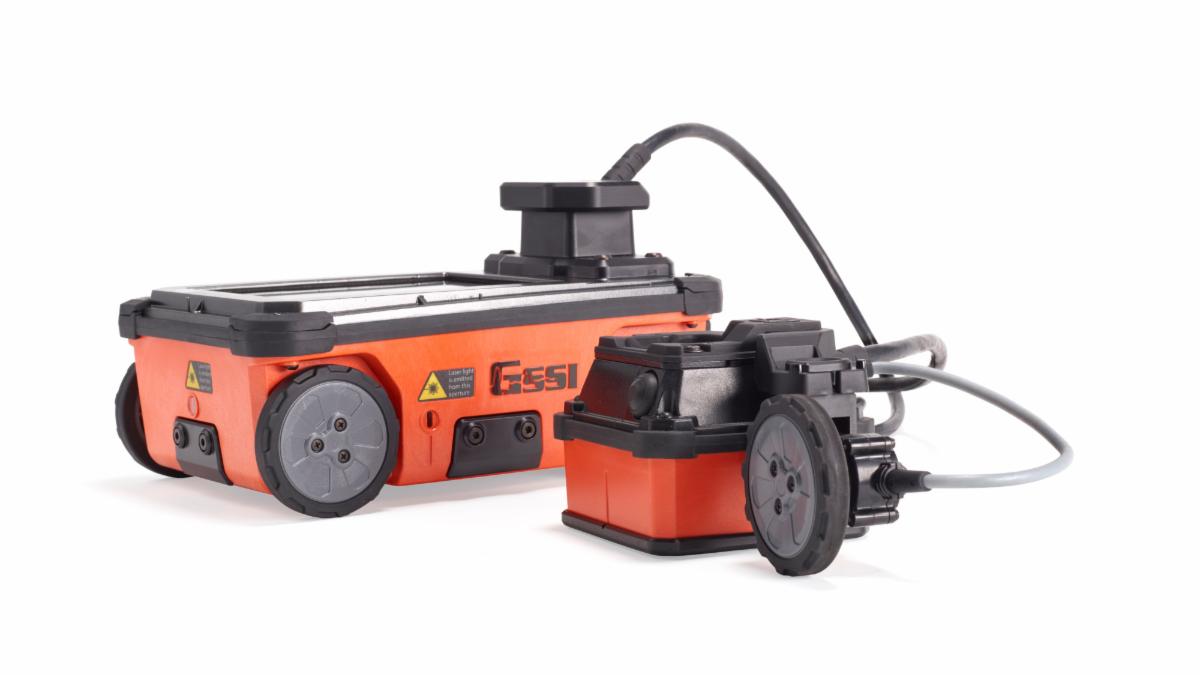 GSSI 2300 MHz Palm XT Antenna in use